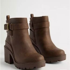 Strappy Buckle Bootie (WW)